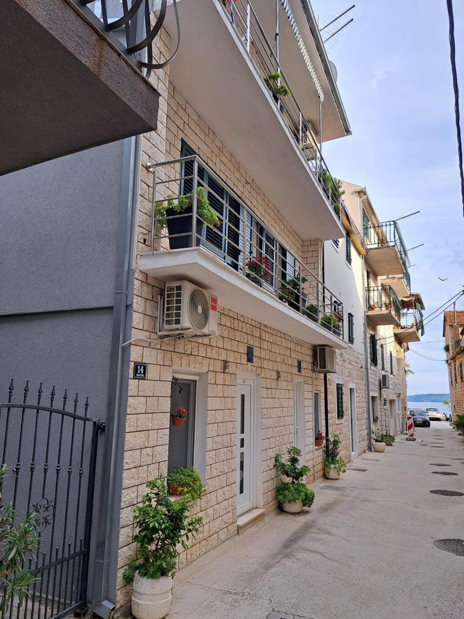 Studio Apartment Legcevic Kaštela Exterior foto